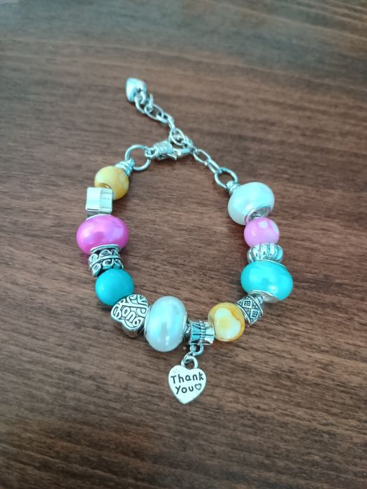 Гривни с регулируема верижка .Предлагам голям избор.