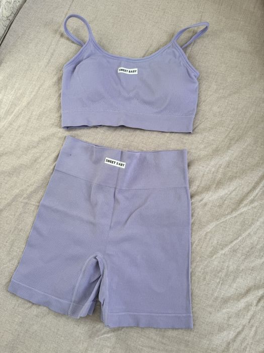 Велосипедуи и топ ( шорты спортивные )