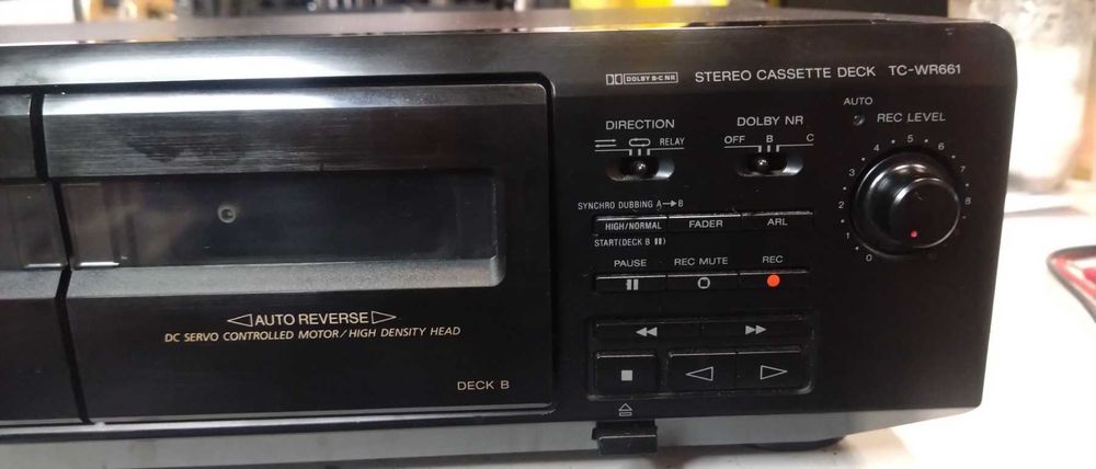 Двукасетъчен реверсивен дек SONY  TC-WR661