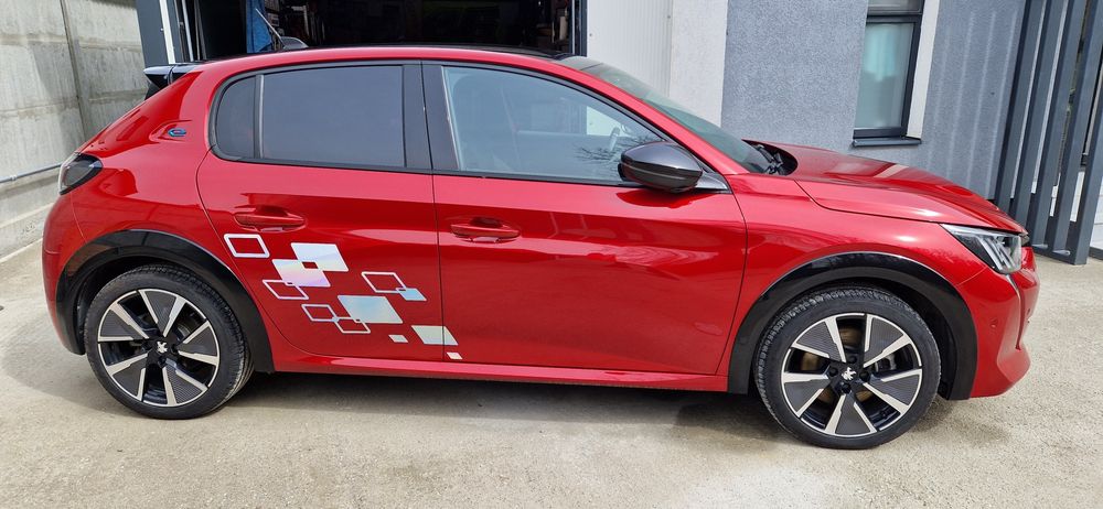 Peugeot e208 GT full