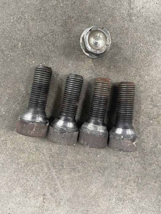 Set 4 prezoane + cheita antifurt Bmw X3 E83