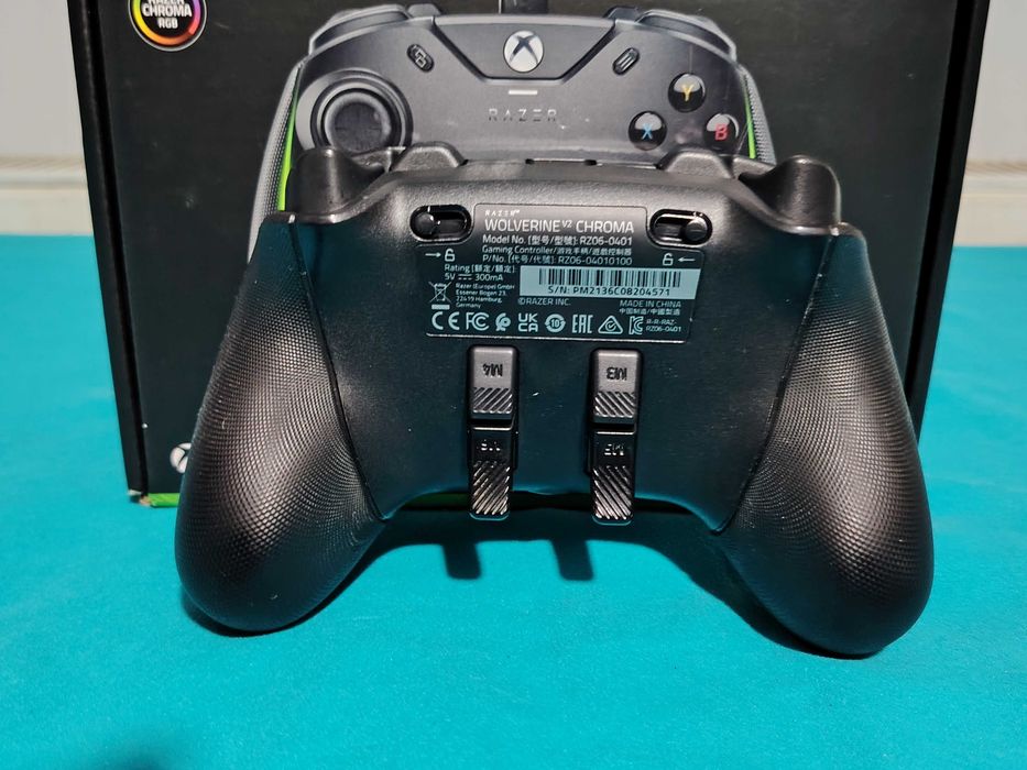 RAZER Wolverine V2 Chroma controller Xbox si PC cu cutie