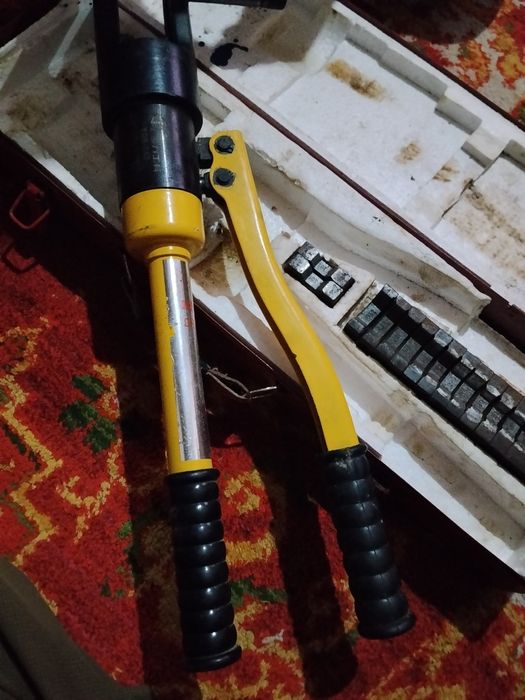 Наканешник прес сотилади