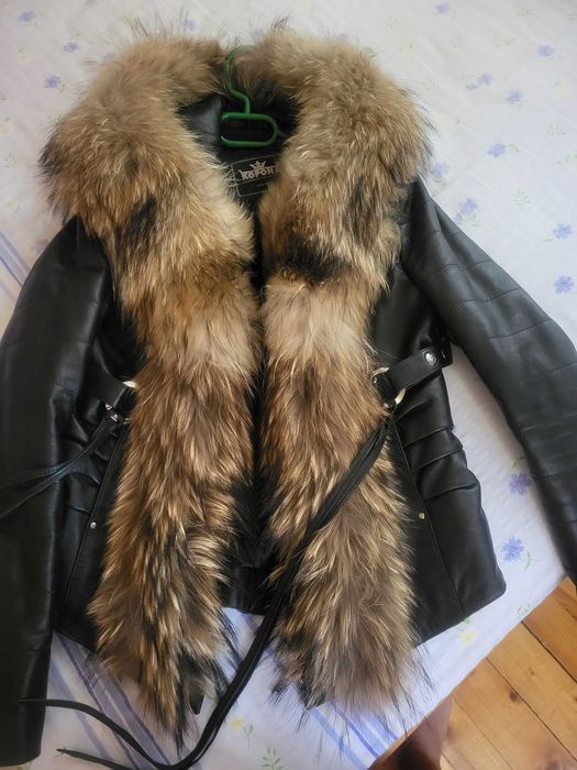 Естествена кожа с яка от лисица