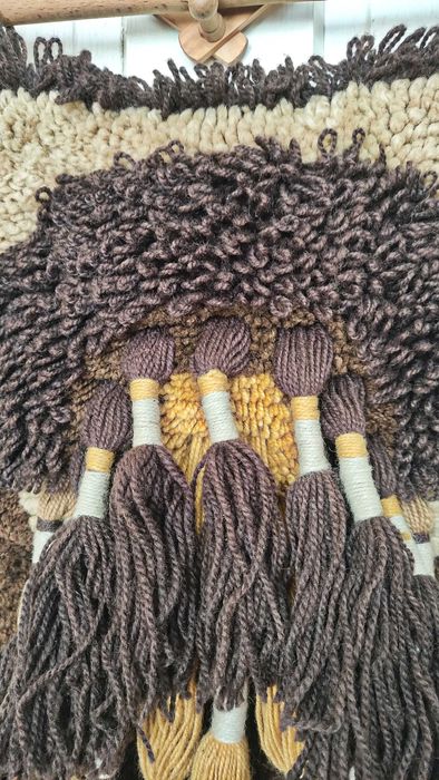 Вълнено килимче ръчна изработка за закачане на стена