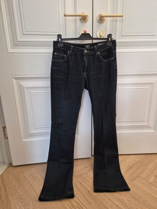 Джинсы женские современные