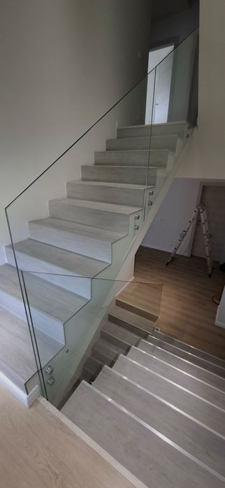 Balustrade din sticlă securizată