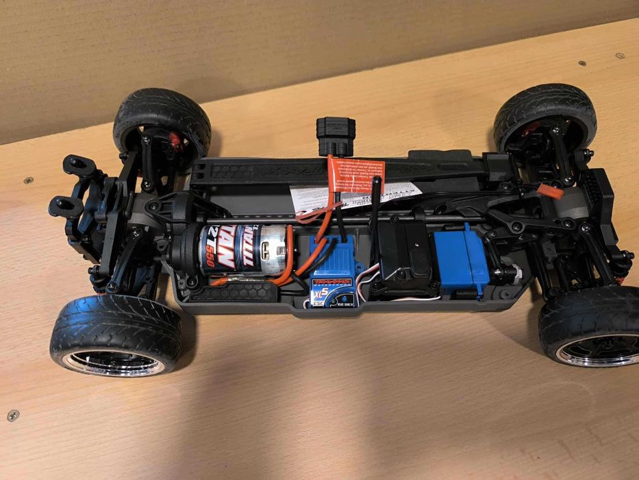 Automodel RTR Traxxas Hotrod 4x4 include baterie (HPI, Arrma)