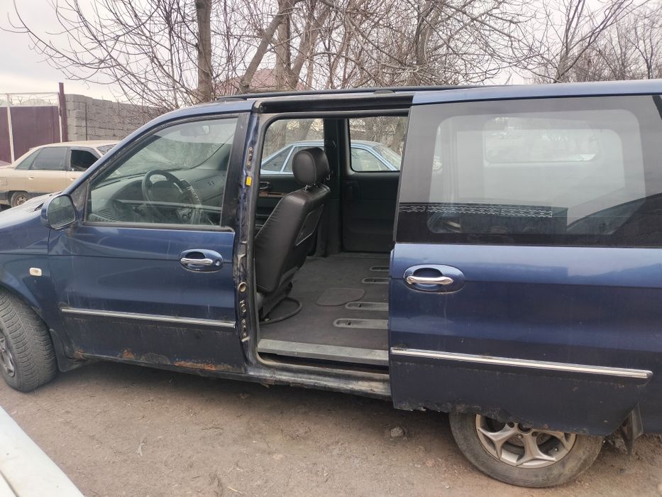 Разбор киа карнивал 2001 года