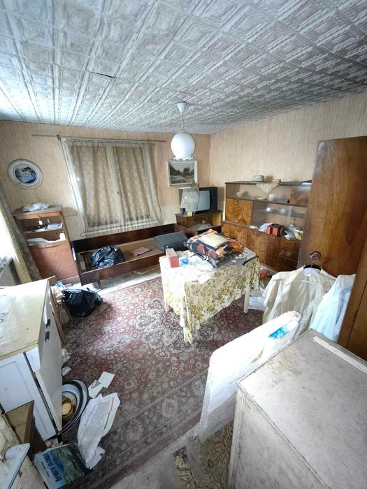 Продавам къща в гр. Перник кв. Клепало