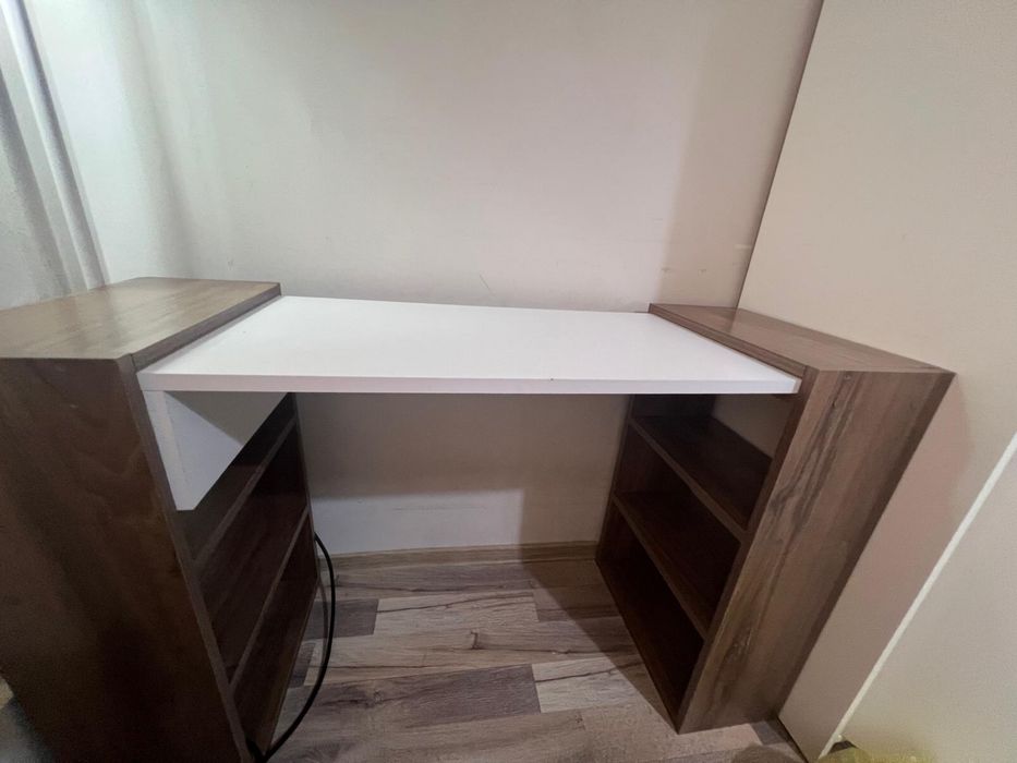 Vand birou modern alb si maro