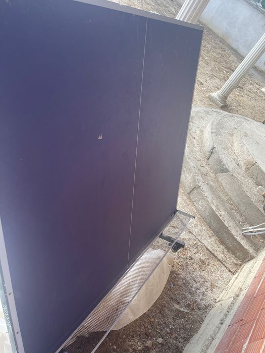 Беляртна маса тенис на маса и джаги