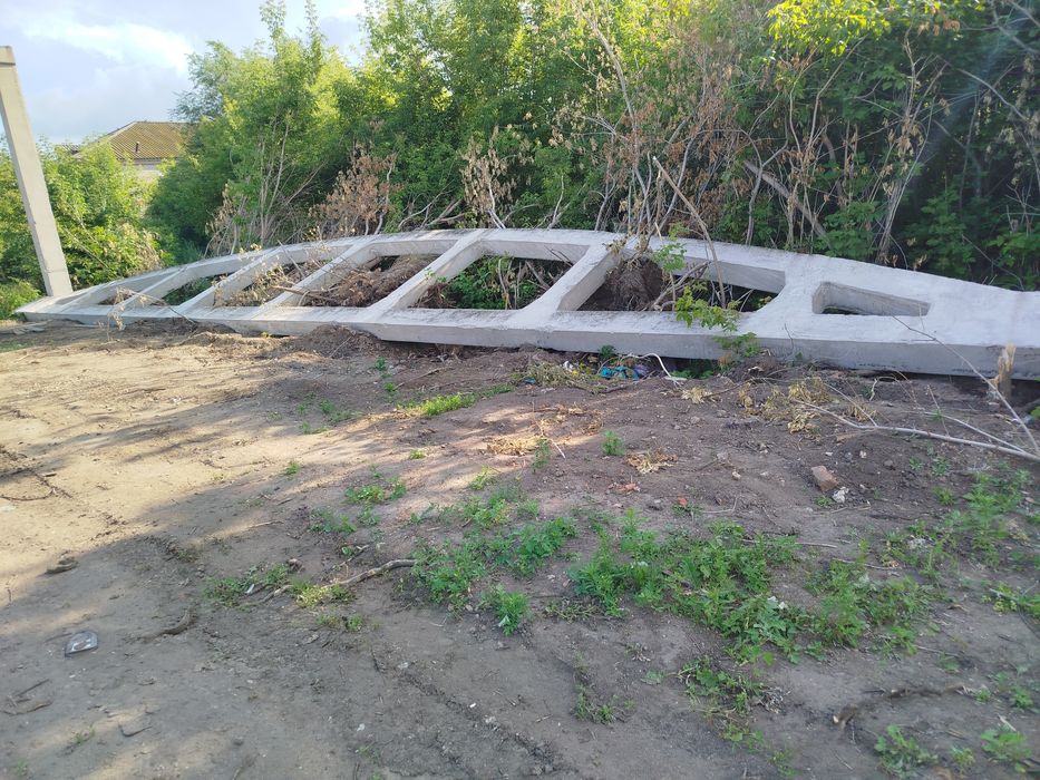 Продам железобетонные фермы длиной 24метра и ригеля длиной 9м