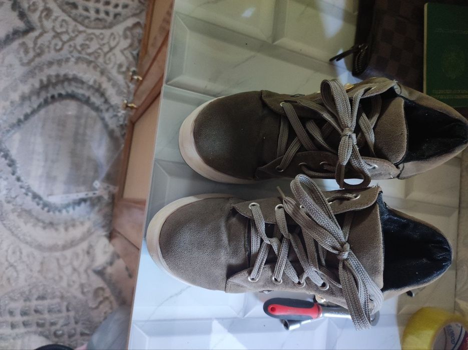 Продам женскую обувь