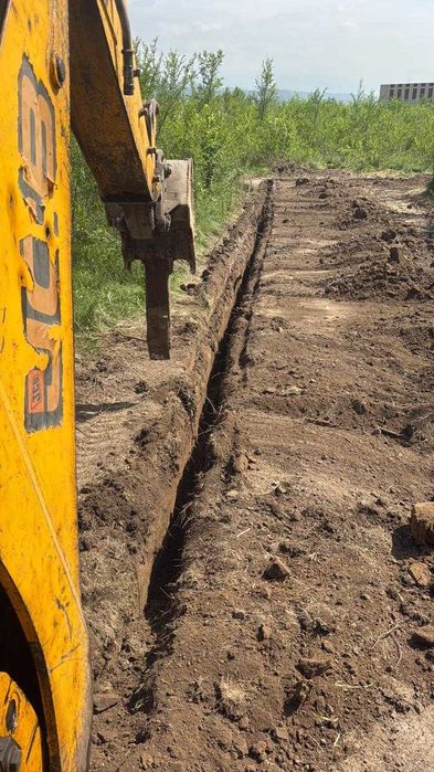 Экскаватор-погрузчик 3в1.