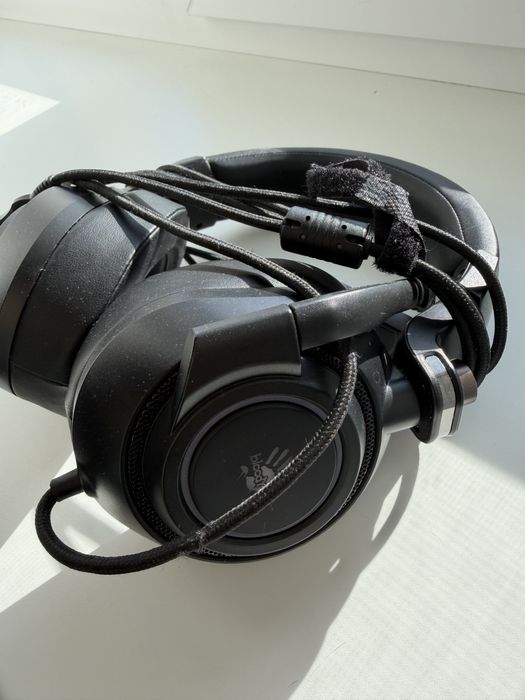 Продам наушники Bloody