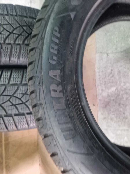 4 Bridgestone R18 235/55
зимни гуми DOT3720