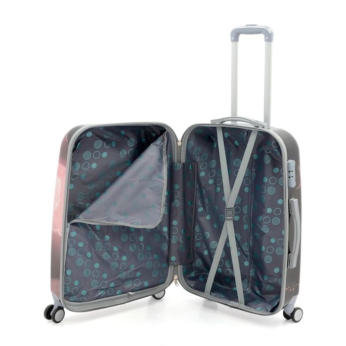 Продавам куфар с колелца и телескопична дръжка