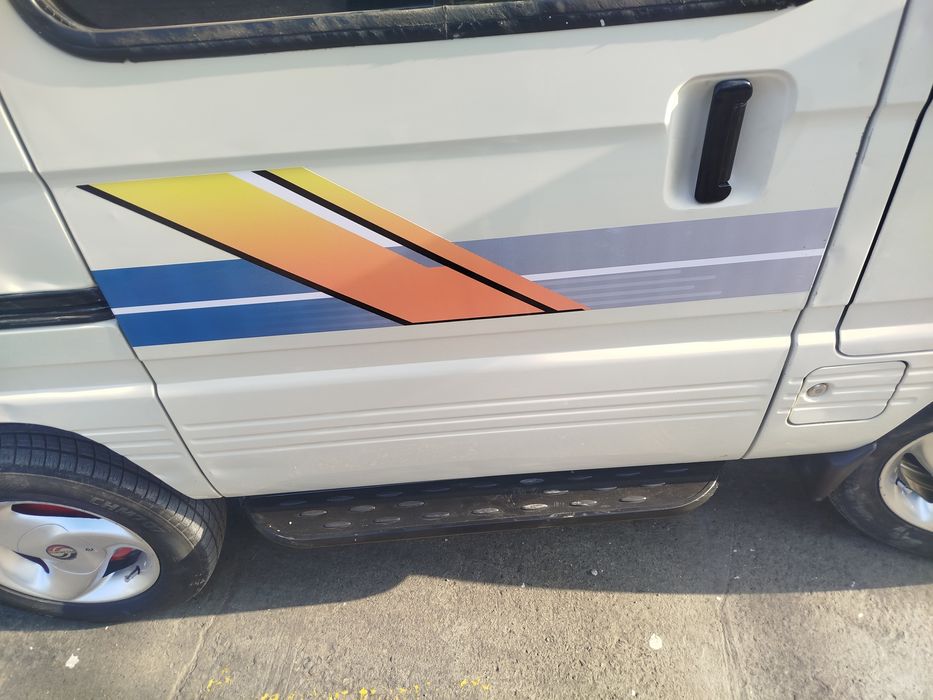 Дамас сотилади. Йили 2009.