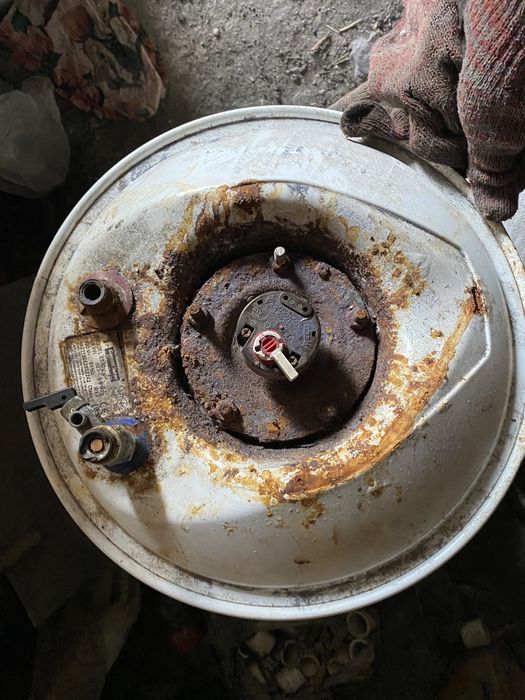 Два бака водонагреватели (титан)