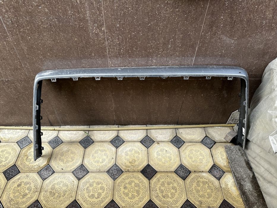 Накладка на задний бампер w124