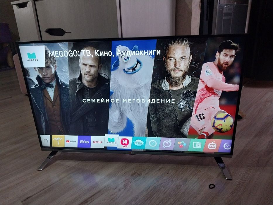 Смарт телевизор LG 107см.