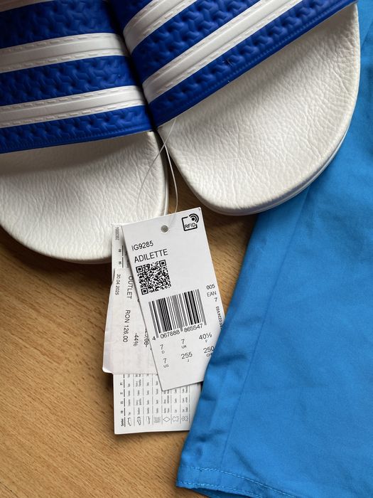 Adidas Costum de baie  marime 164 15-16 anisi slapi marime 40  set