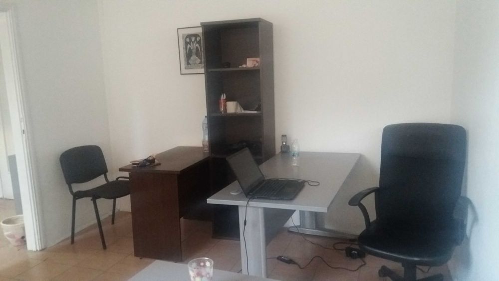 Отдава се напълно обзаведен офис на „Петте кьошета“