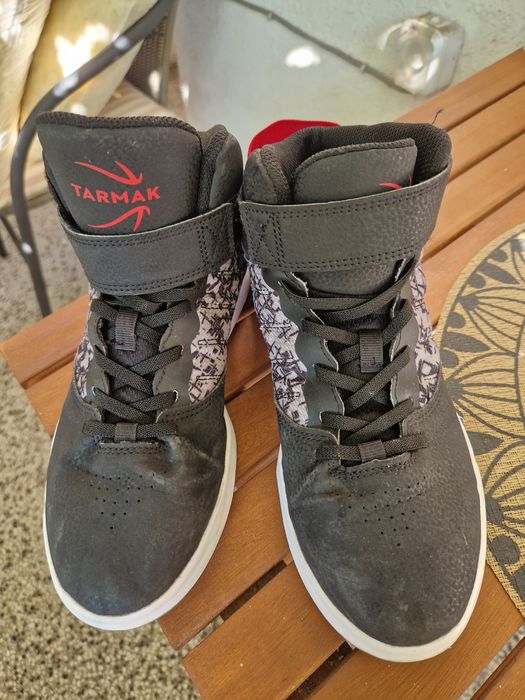 Баскетболни обувки