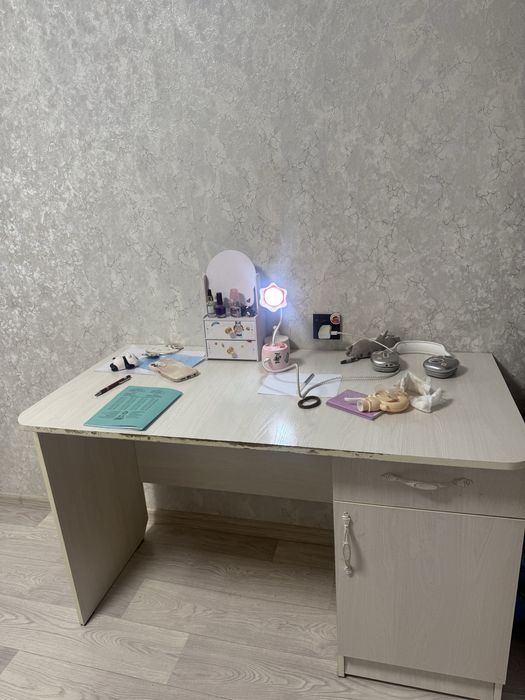 Продам стол в хорошем состояние