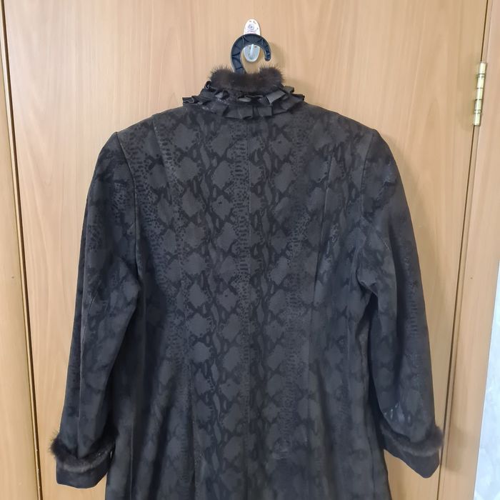 Плащ замшевый б/у. Размер 52