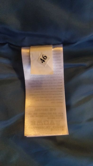 Продам куртку зимнюю большого размера с капюшоном