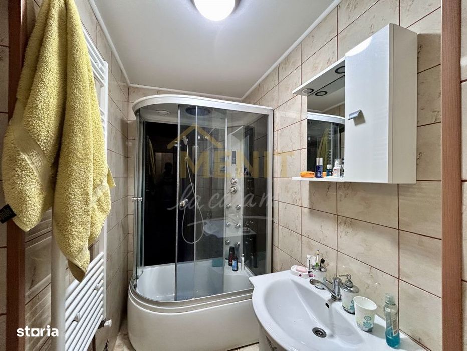Casa 4 camere, garsoniera, 2 bai, garaj acoperit, Mihai Bravu, Ploiest