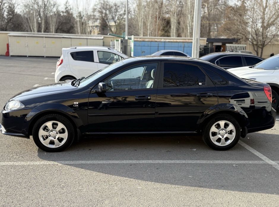 GENTRA 2023 yil Qora 12000 $