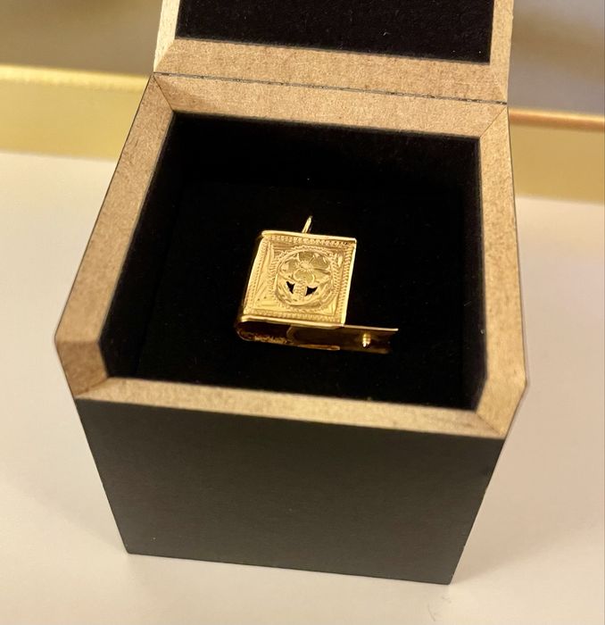 Vând pandantiv din aur de 18 K, model deosebit