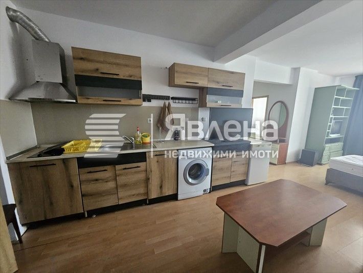 Тристаен апартамент в центъра на Слънчев Бряг