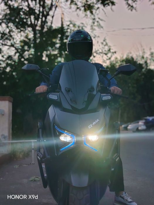 Skuter q max  8200 km probeg  sotiladi