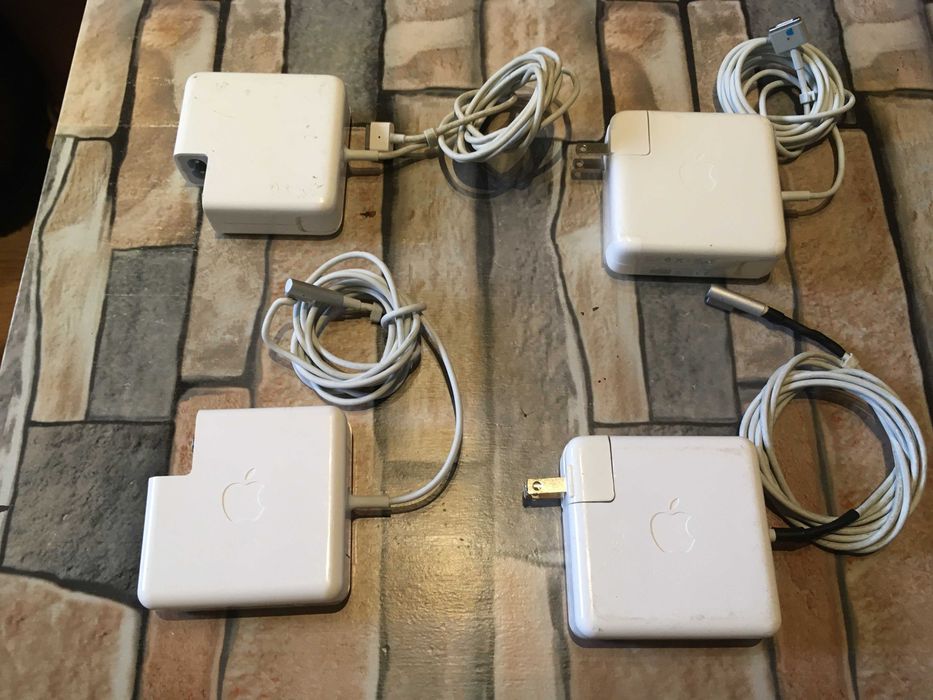4 Броя Apple Magsafe 85W Charger