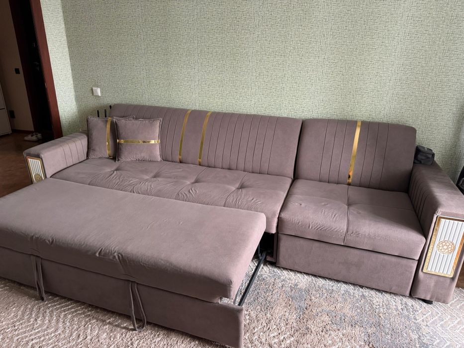 Продам диван в отличном состоянии . .