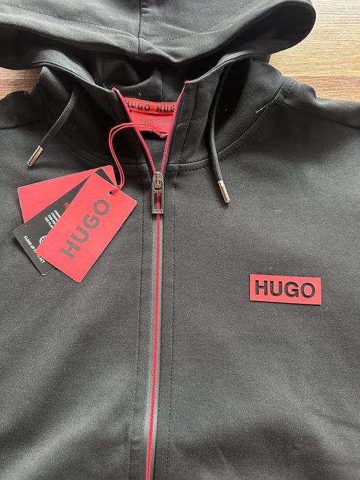 Мъжки,памучен,черен екип Hugo BOSS с червено,гумирано лого