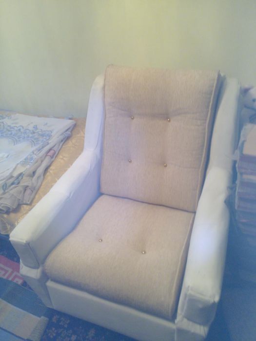 Продам 2 кресла от гарнитура б.у