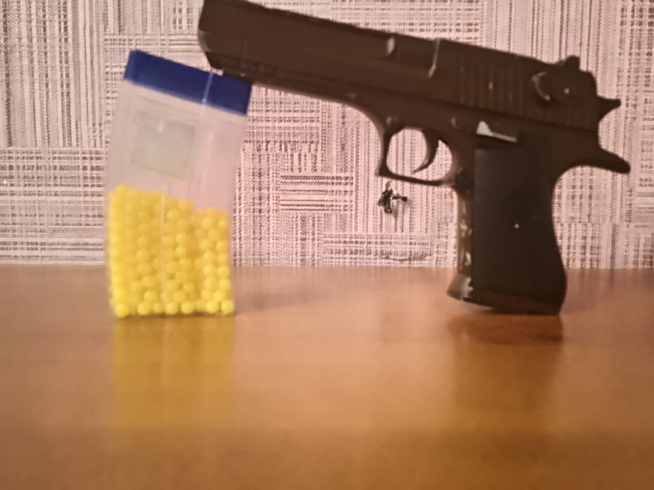 Пистолет игрушечный для детей