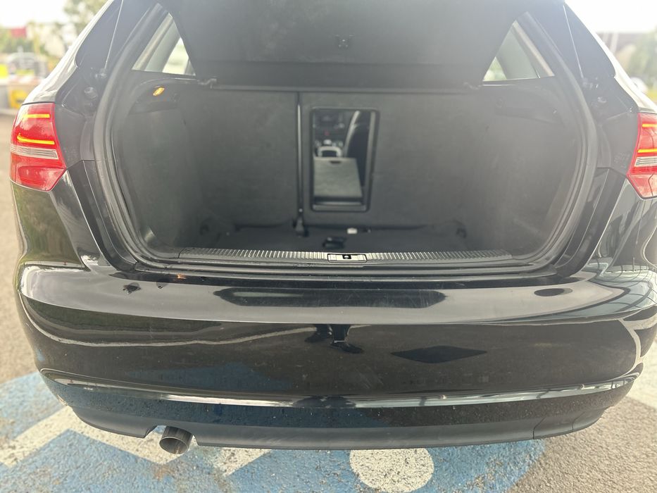 Audi A3 2011 1.6 L diesel S-Tronic automat 7+1 trepte dublu climatronic navigatie mare color dedicata bluetooth audio variante +/-