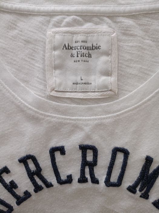 Vând bluza dama Abercrombie Fitch,in stare buna, produs de calitate.