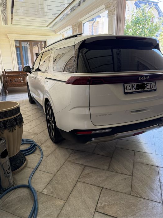 Kia karnival 2023 yil.