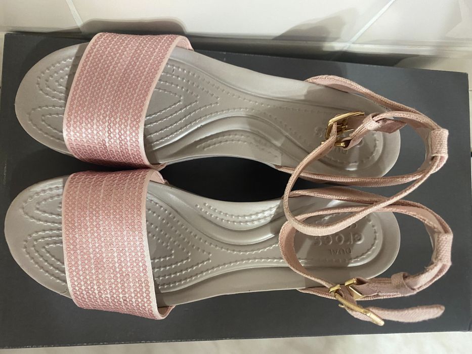 Босоножки Crocs leigh ann, w6