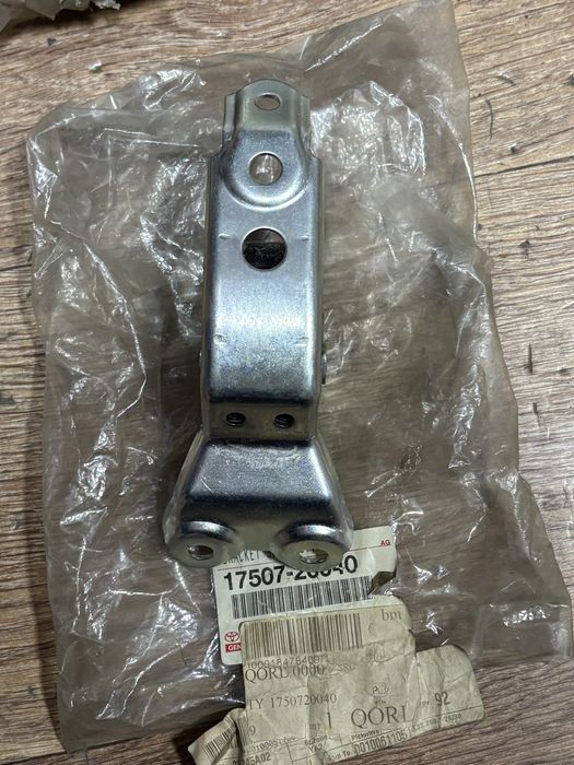 Крепление глушителя камри 20-25 оригинал