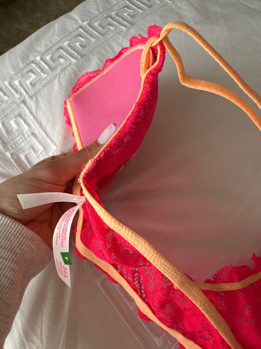 Сутиен Victoria’s Secret push-up “bralette”