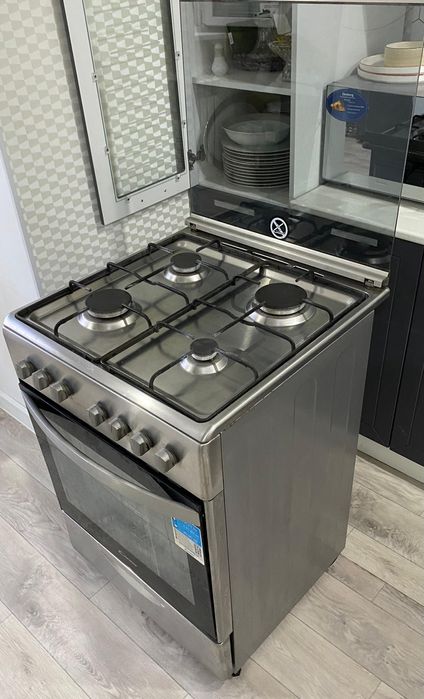 Продам газовую плиту