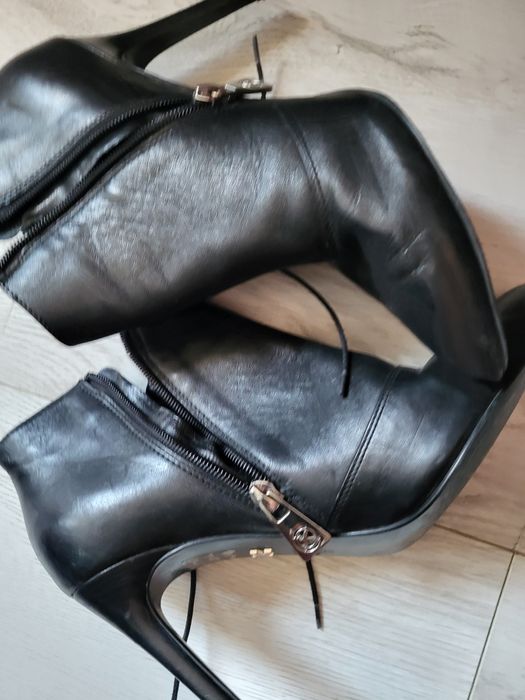 Vând botine piele naturală   Kazar